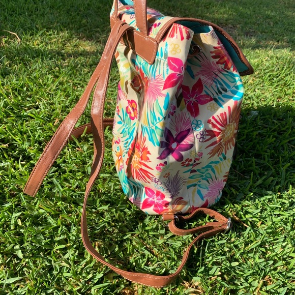 PLUM Flower Power BackPack 🎒 🌸 - Picture 3 of 8